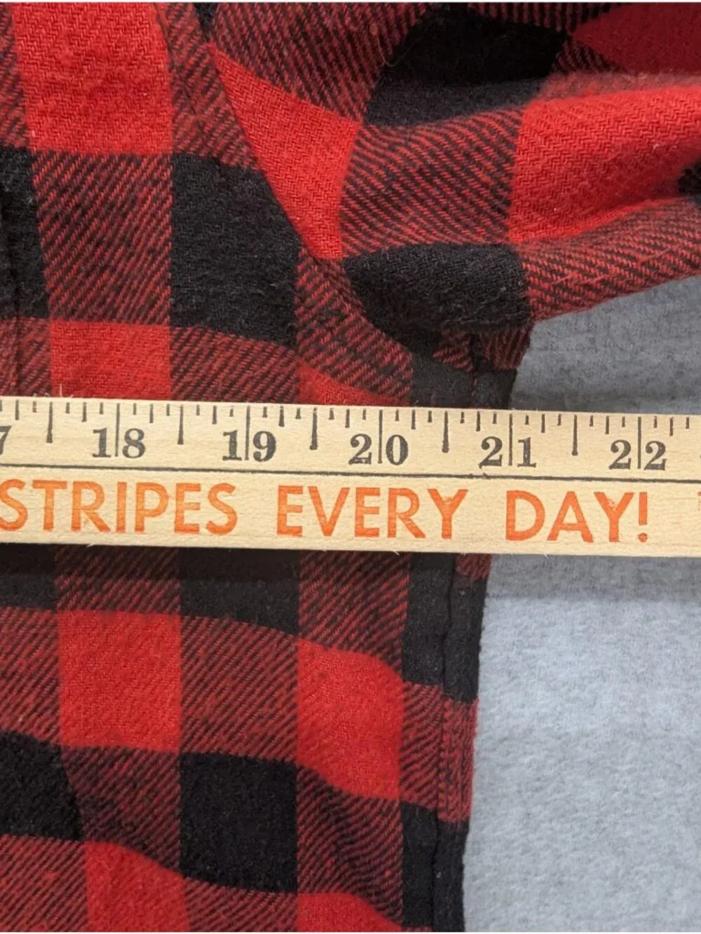 Aeropostale Shirt Mens Medium Red Black Plaid Flannel Hooded Button Up Casual